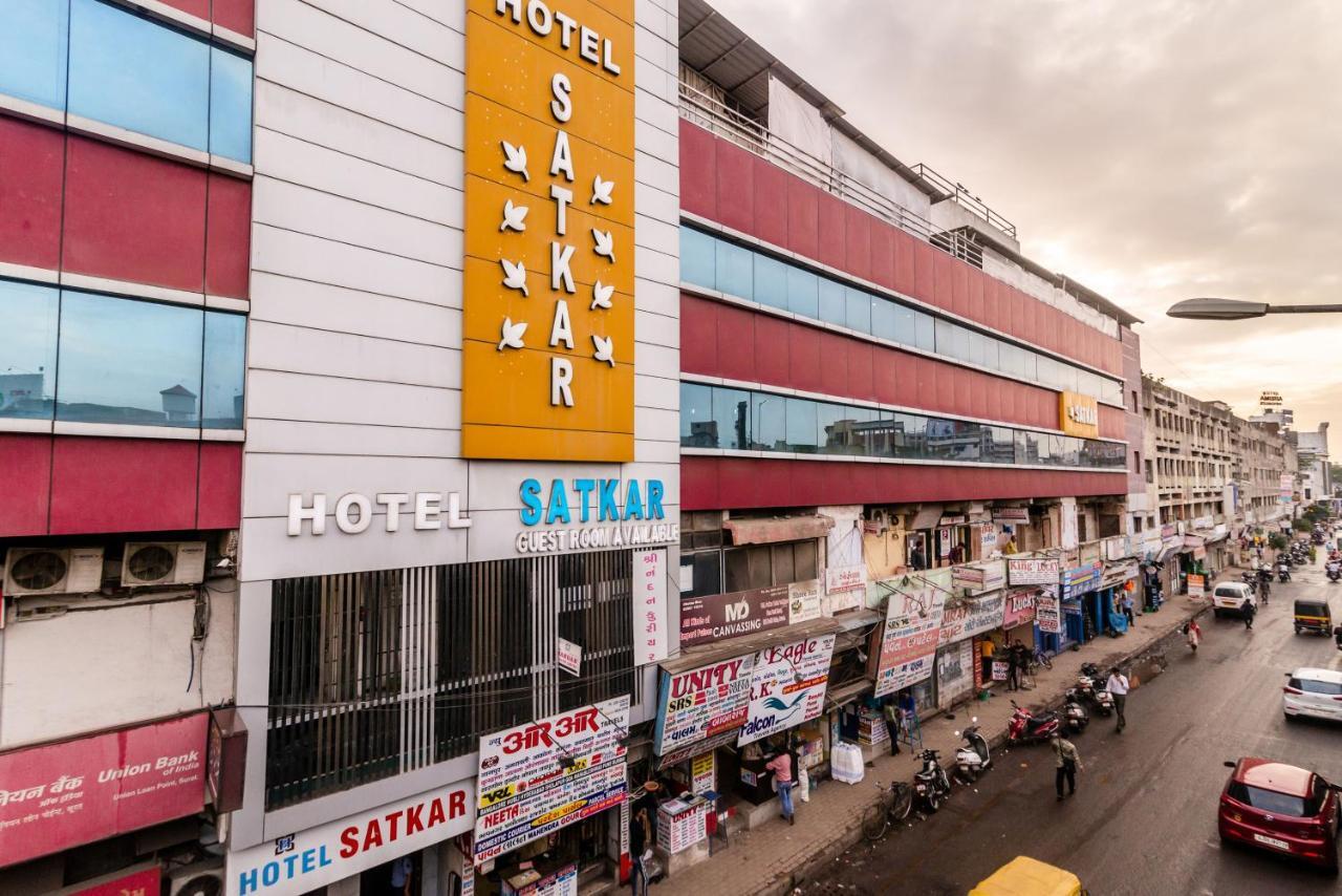Hotel Satkar Surat Exterior foto