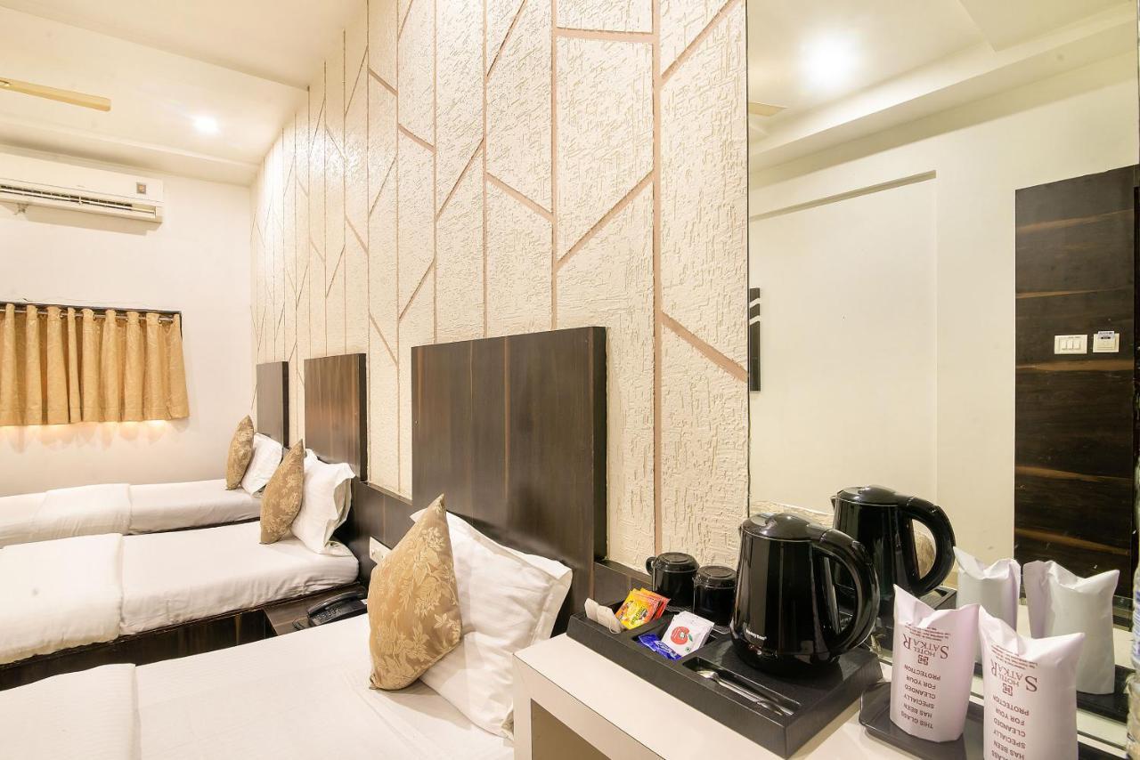 Hotel Satkar Surat Exterior foto