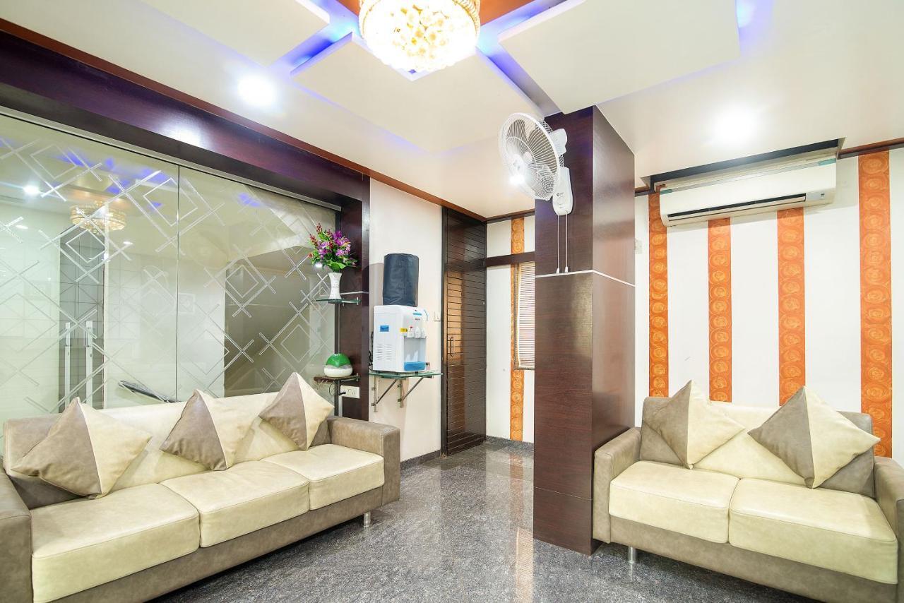 Hotel Satkar Surat Exterior foto